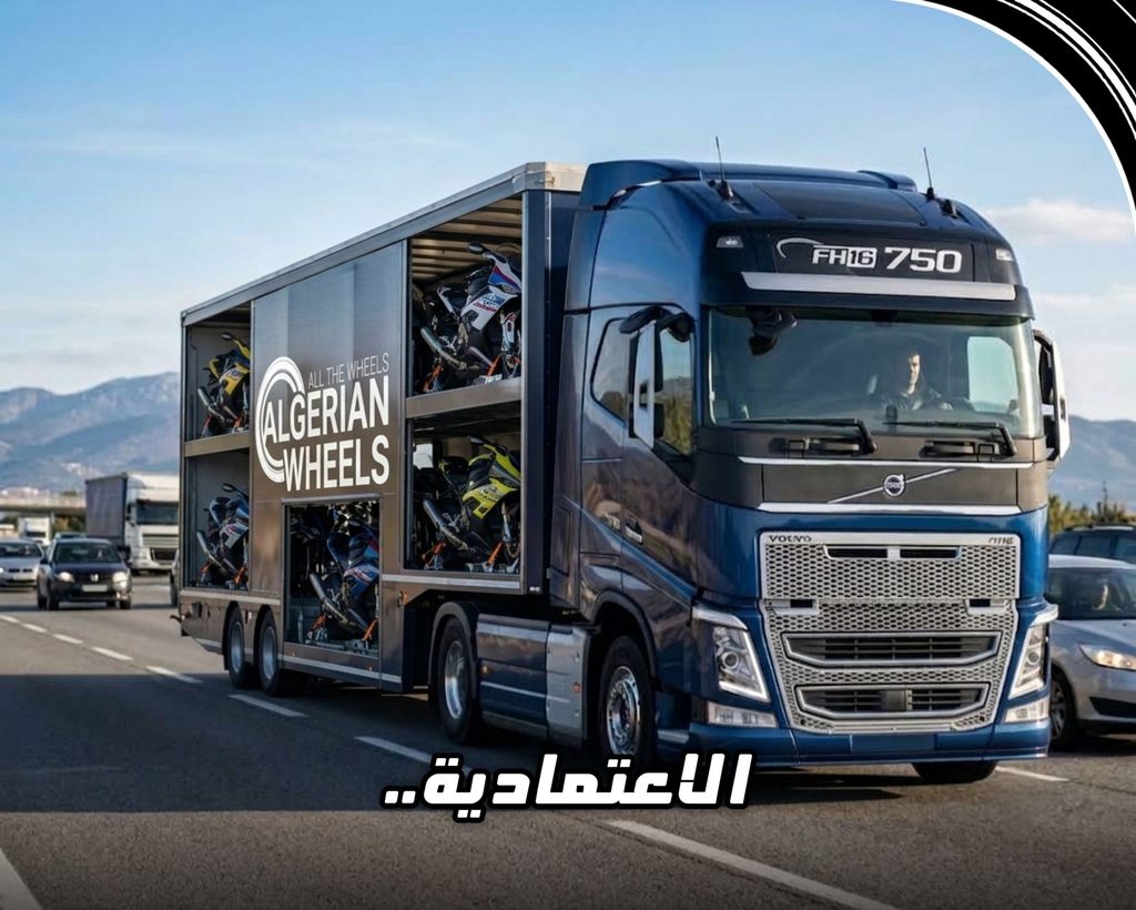 شاحنة فولفو FH16 زرقاء اللون محملة بدراجات رياضيةمن نوع BMW S1000RR مع عبارة الاعتمادية في واجهة الصورة ضمن المقارنة الفائقة
